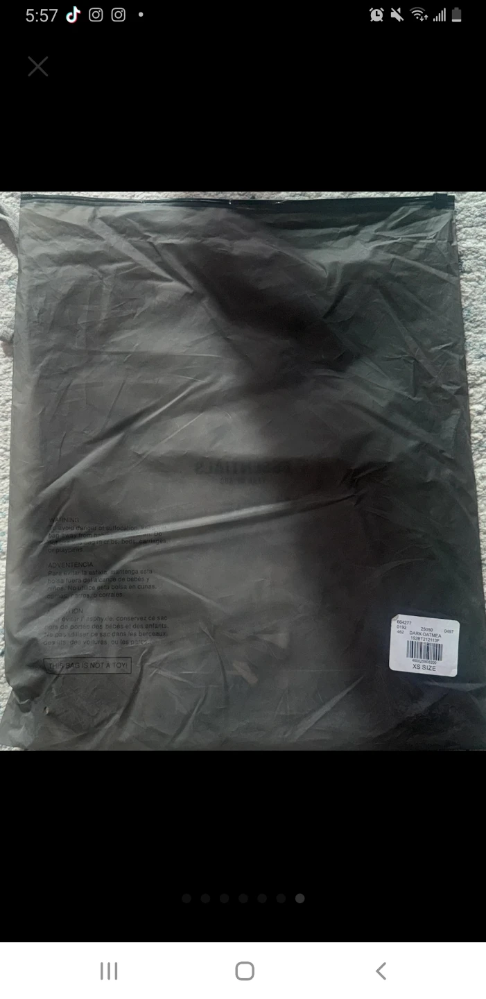 Essentials Fear of God Shorts size small - photo 2