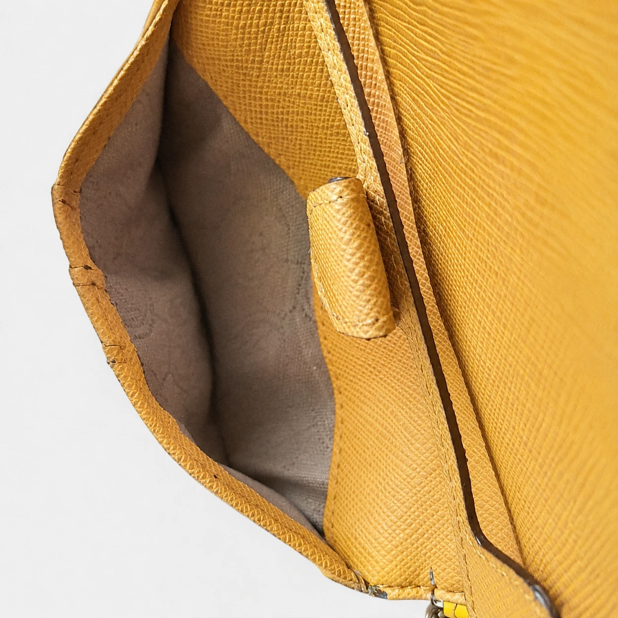 Michael Kors Yellow Saffiano Leather Wallet Wristlet - photo 3