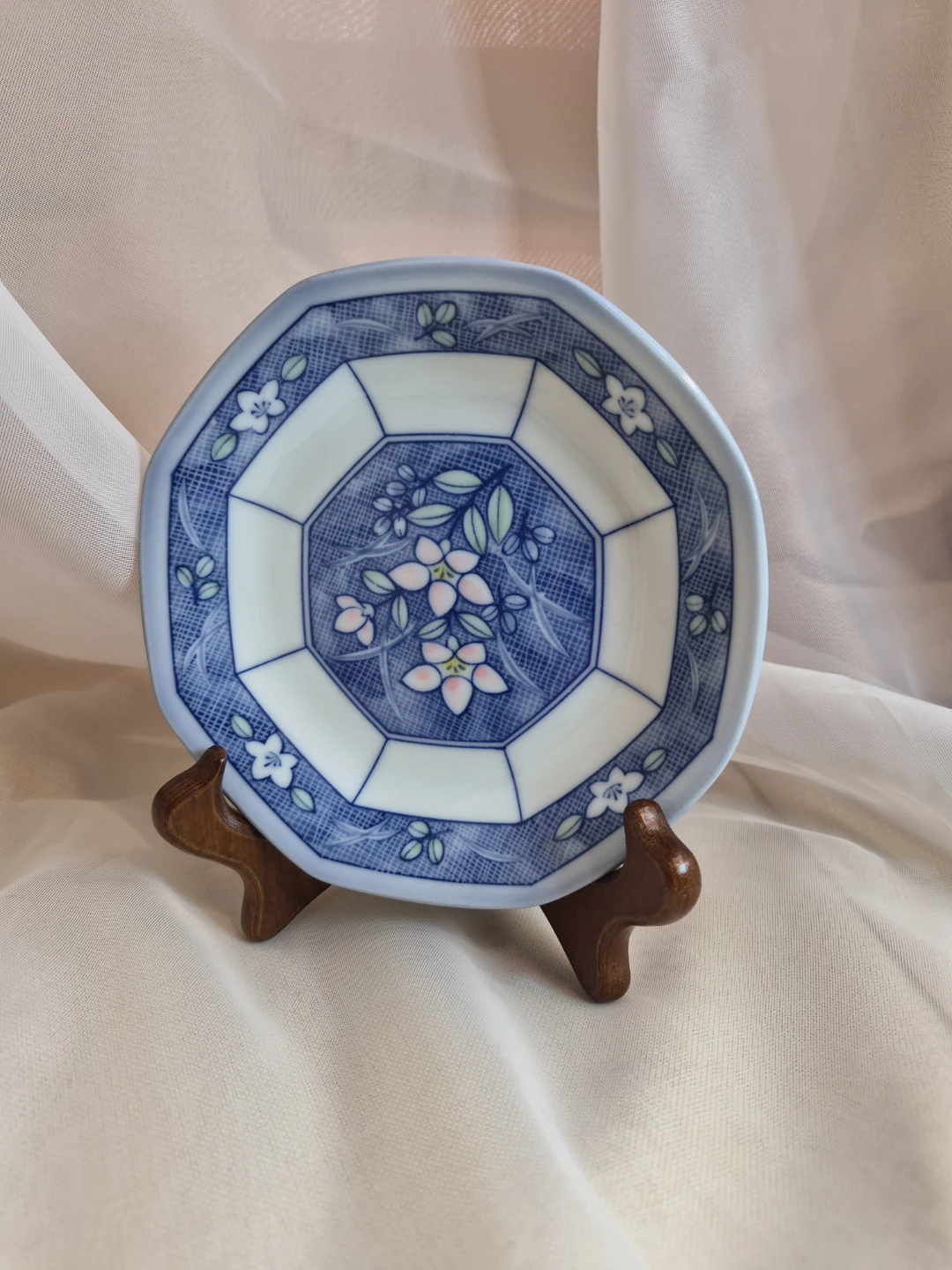 Beautiful Vintage 5" Porcelain Trinket Decor etc. Dish - photo 2