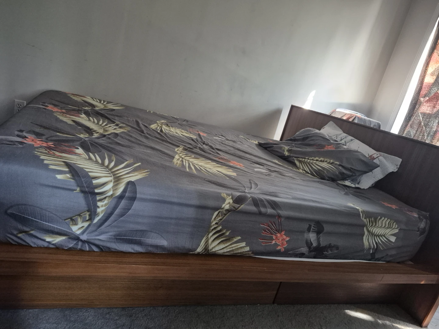 Wooden Queen Size Platform Bed Frame & Mattress