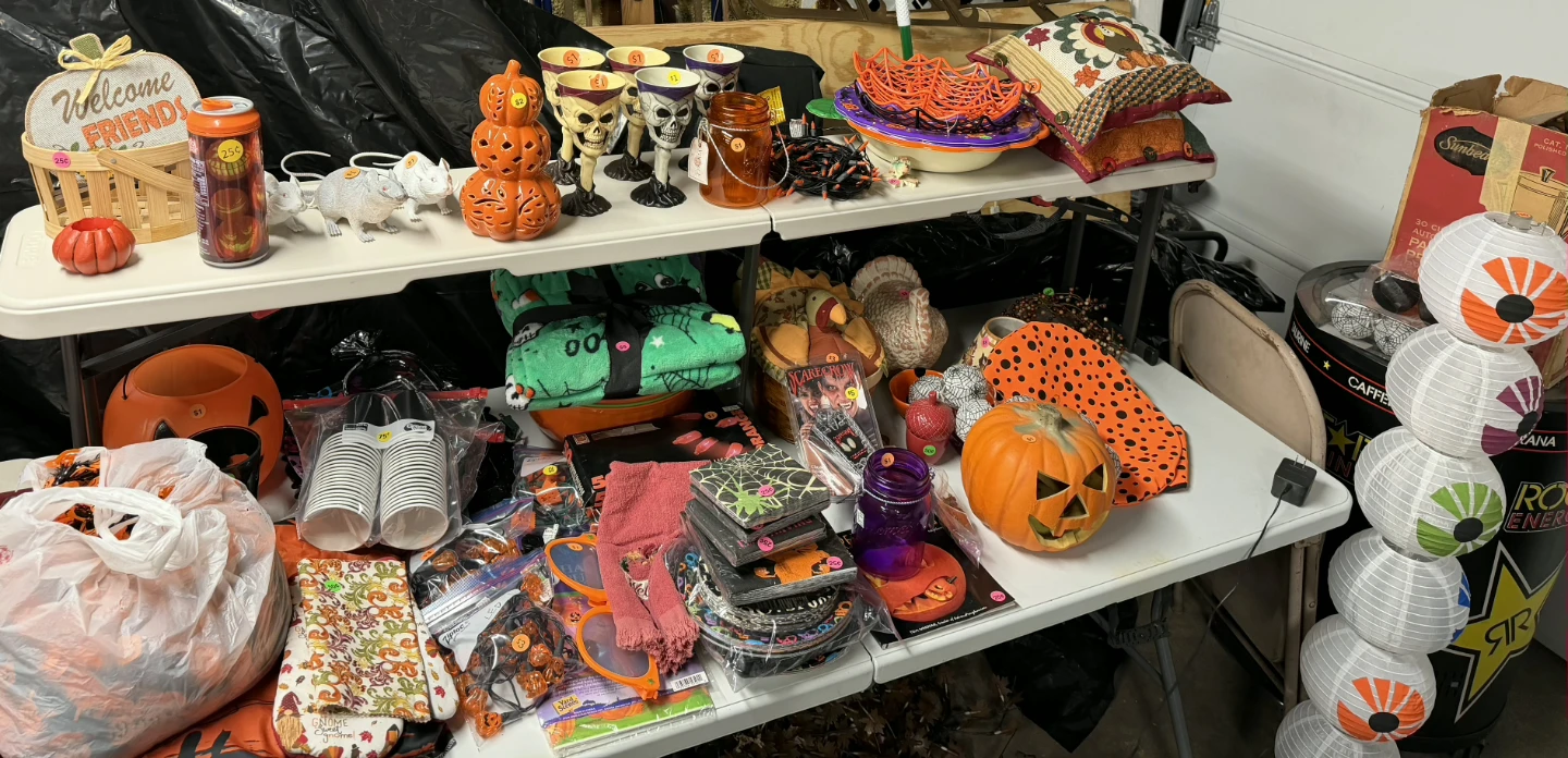 GARAGE SALE, North Riverside