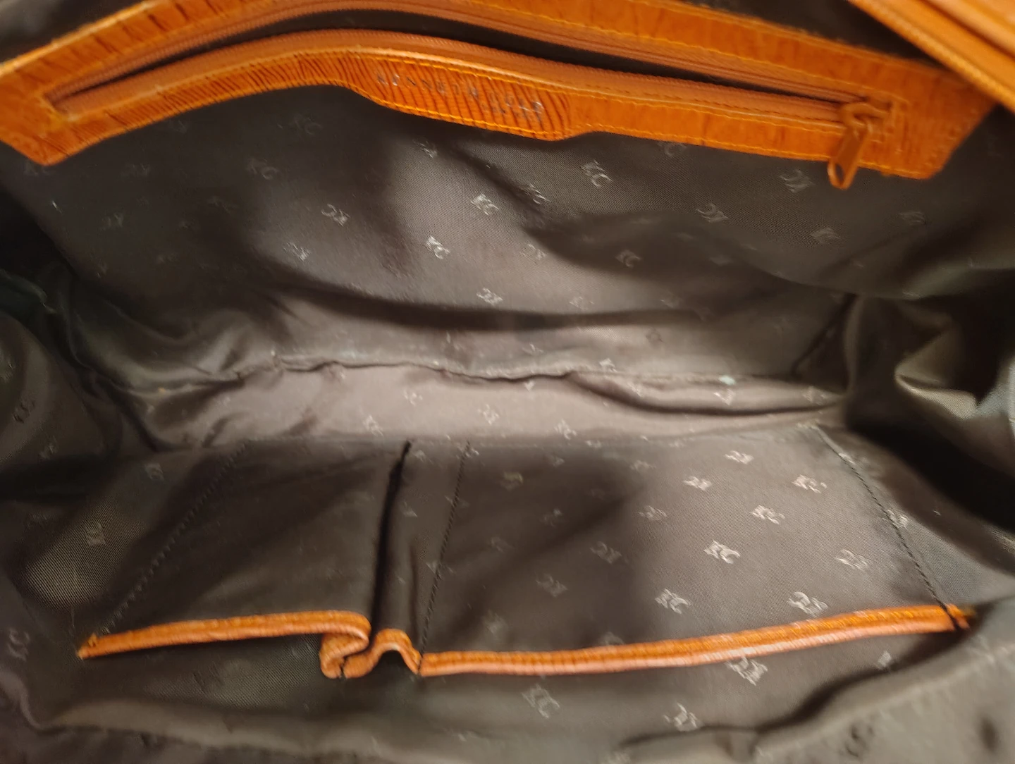 Kenneth Cole East meets West Handbag - photo 2