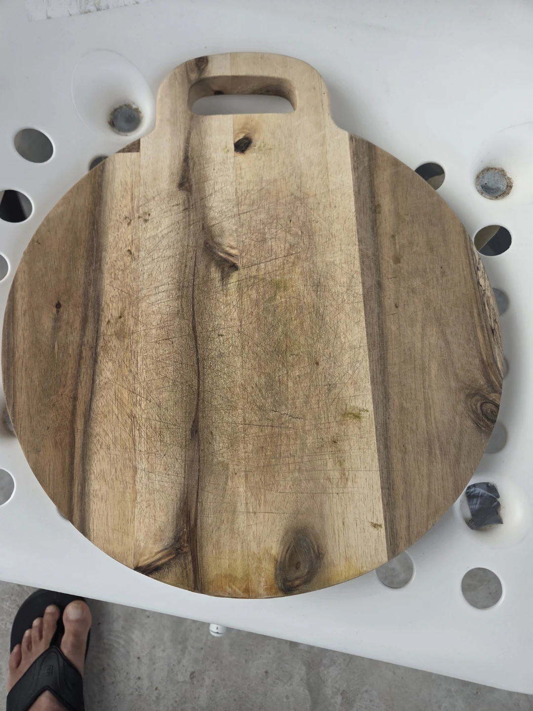 Round wooden cutting board with handle - photo 4