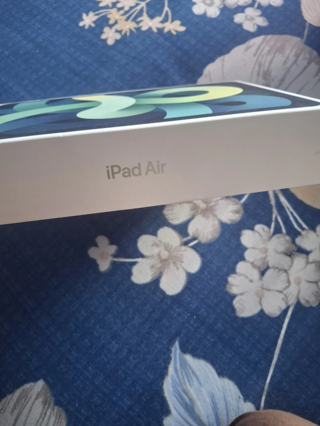 Apple iPad Air (4th Generation) only box - photo 2