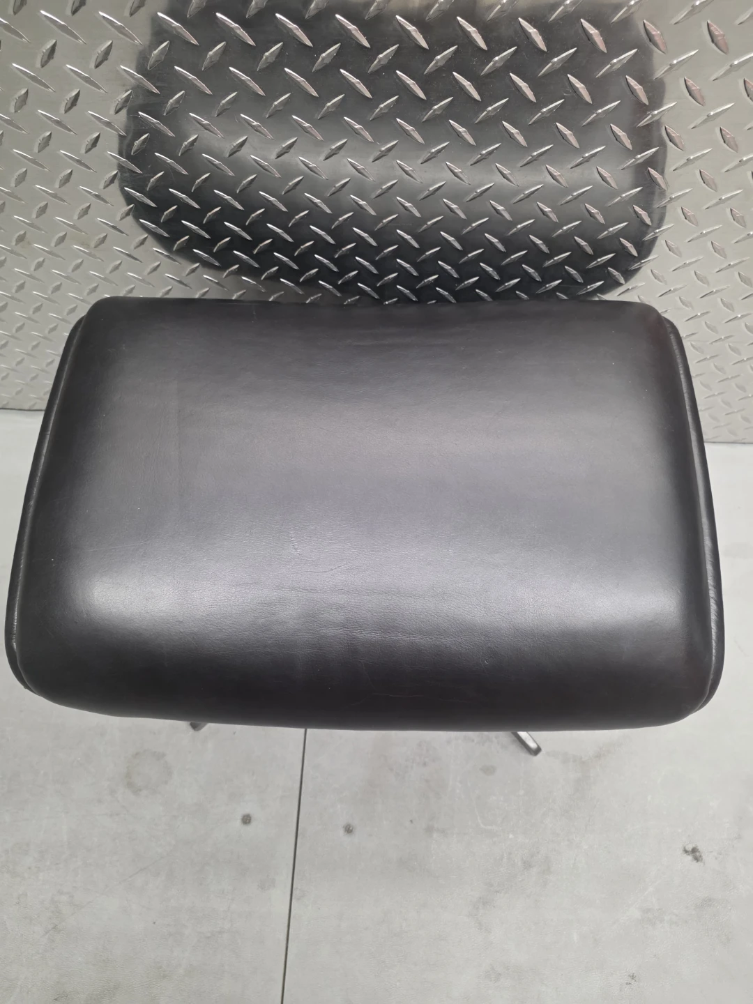 Black Leather Ottoman - photo 4