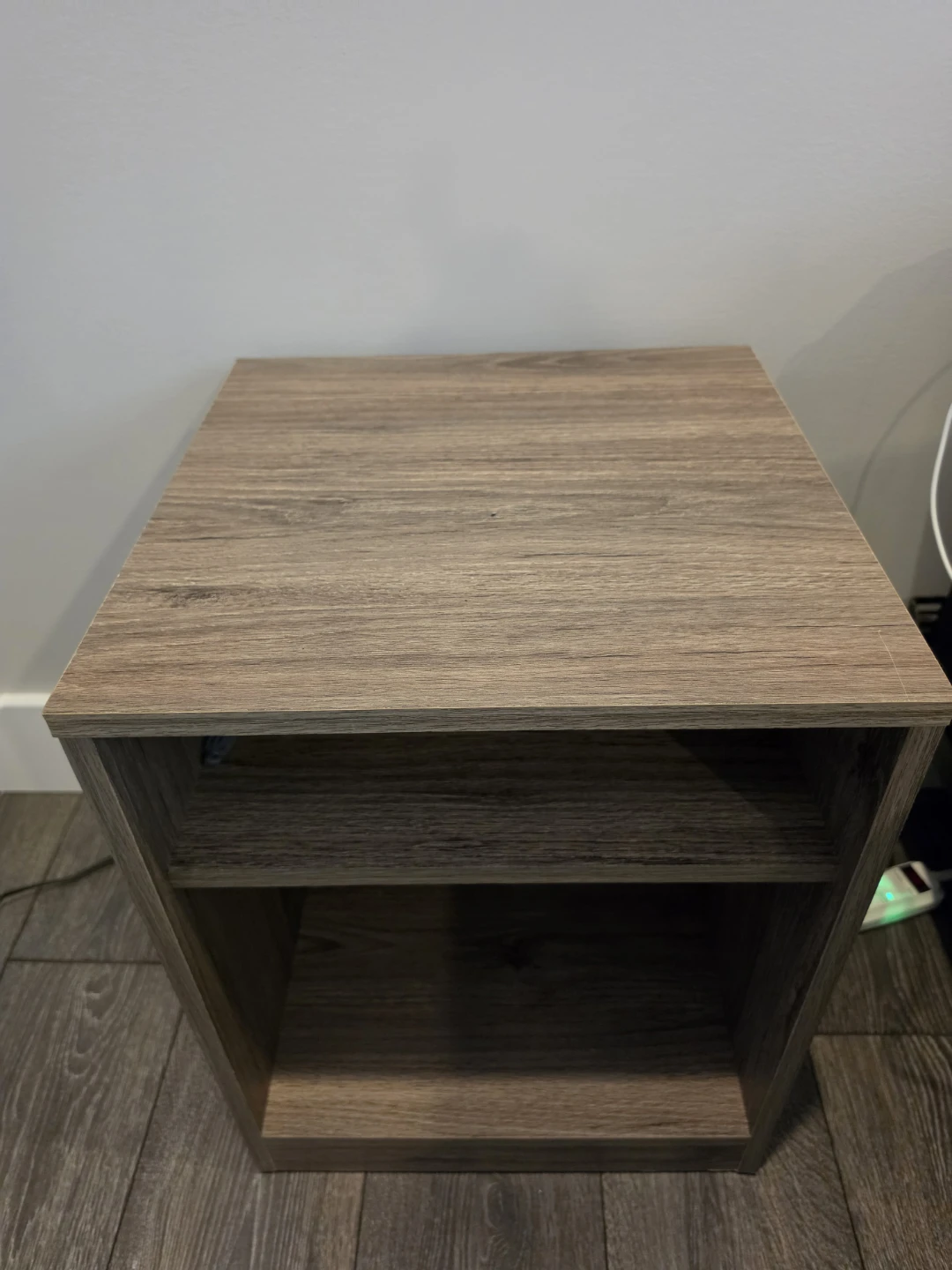 Wood Grain Bedside Table - photo 2