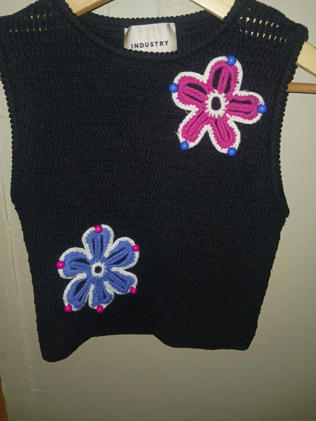🏈 Industry sleeveless knit floral top
