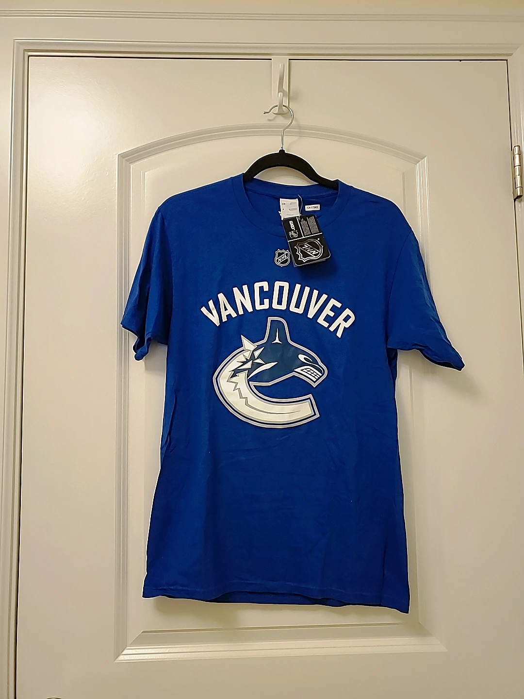 Vancouver Canucks T-Shirt Small - photo 3