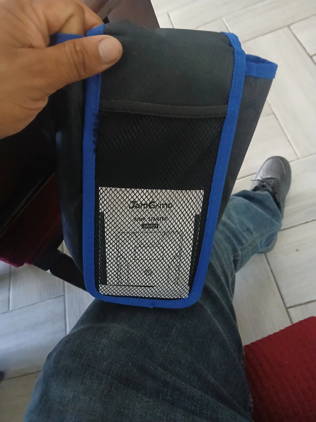 Jomgand Jump Starter Portable Charger - photo 3
