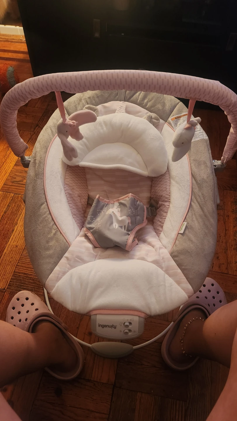 Ingenuity Soothing Bouncer Flora the Unicorn - photo 2