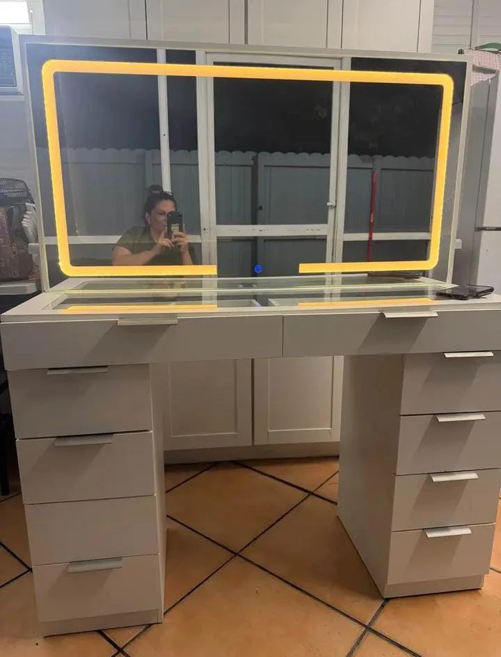 White Vanity Table with LED Mirror - photo 2
