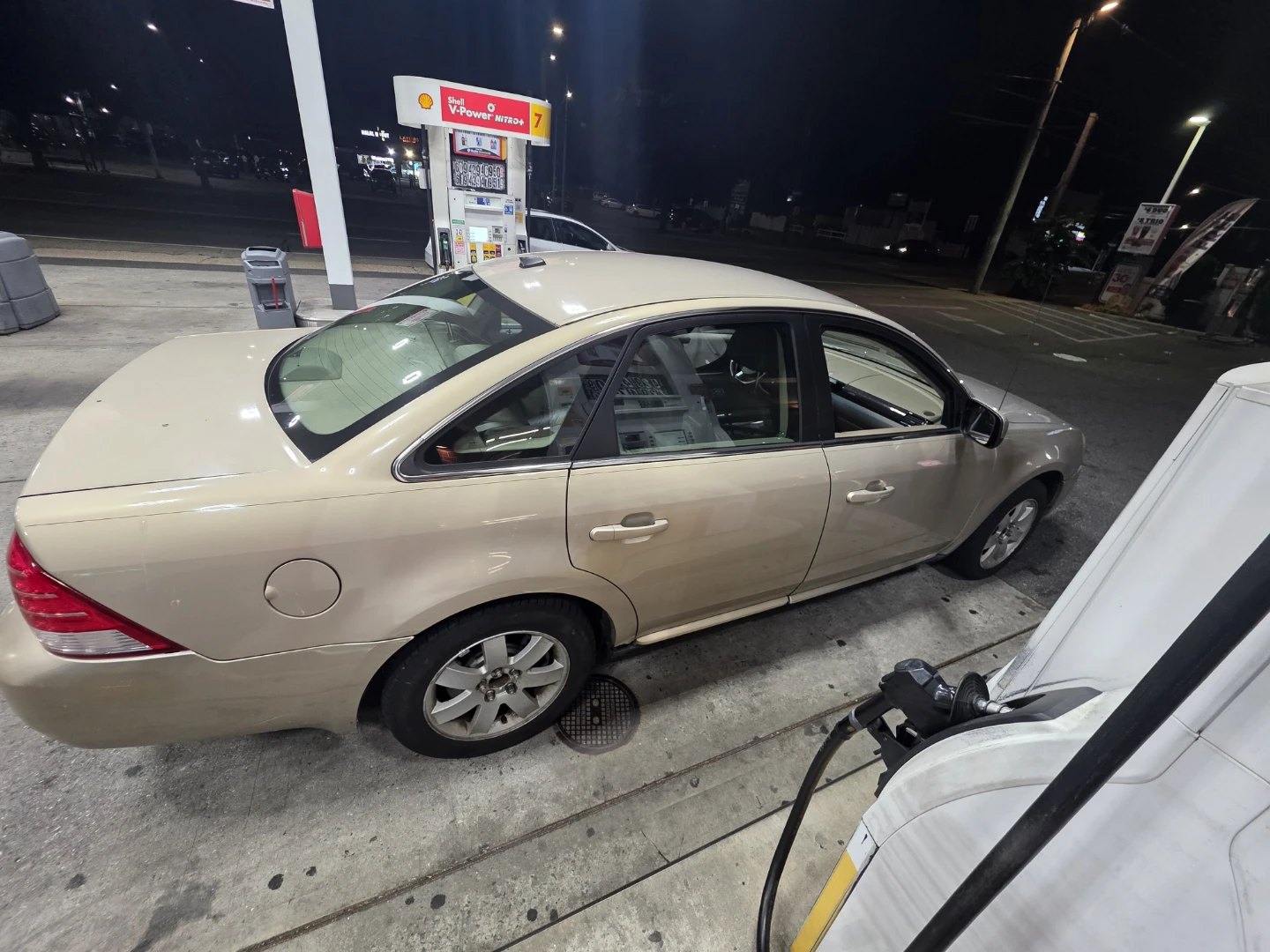 Car - photo 2
