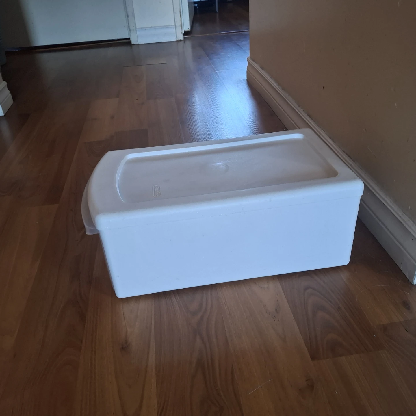 Sterilite  7.6L Storage Bin