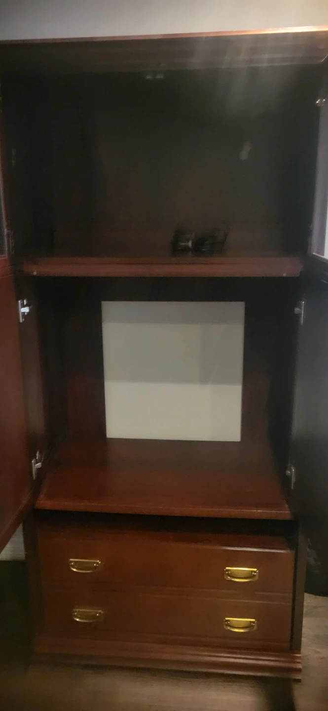 Solid wood armoire - photo 2