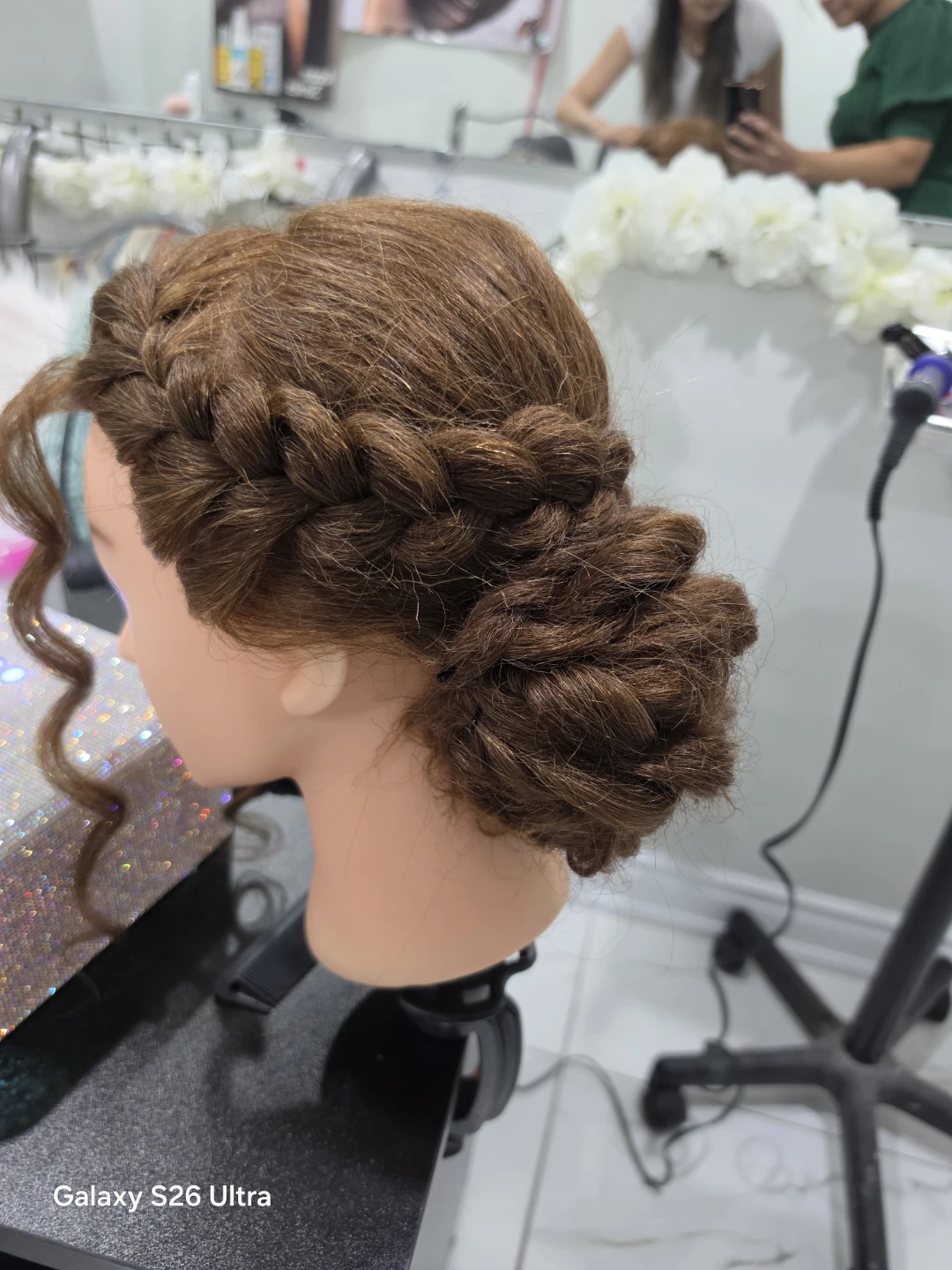 Makeup and hair style - photo 4