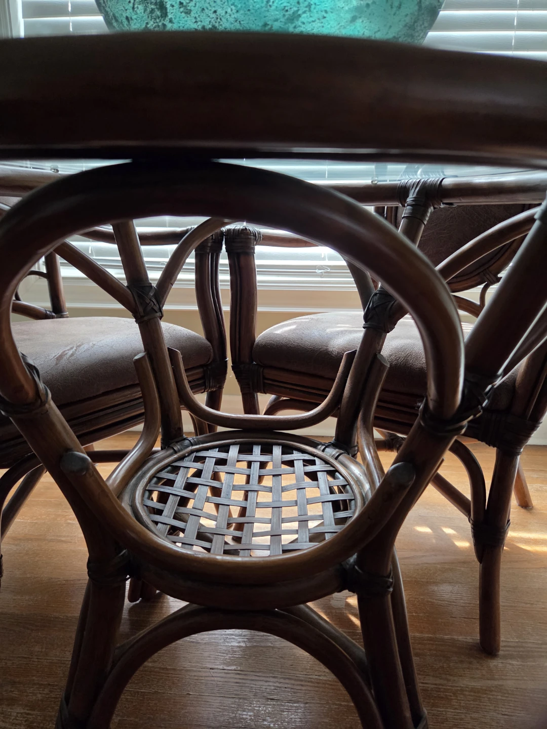 Rattan Dining Table + 4 Chairs - photo 5