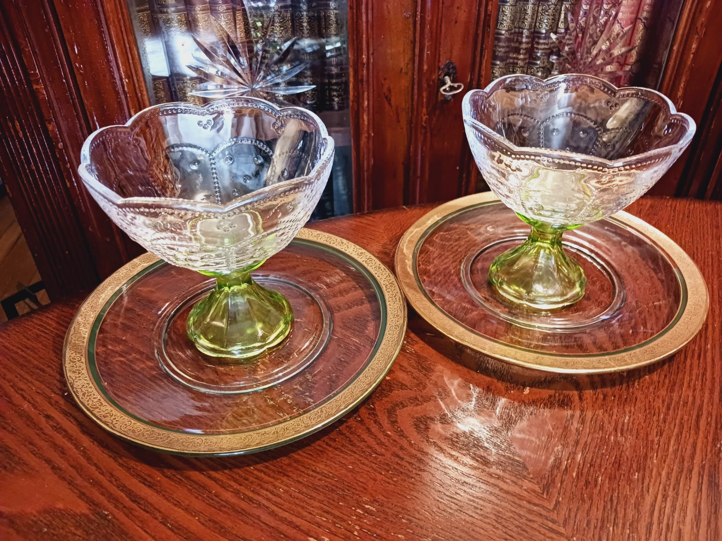Set of 2 Vintage Green Glass Dessert Bowls w/22K plates - photo 3