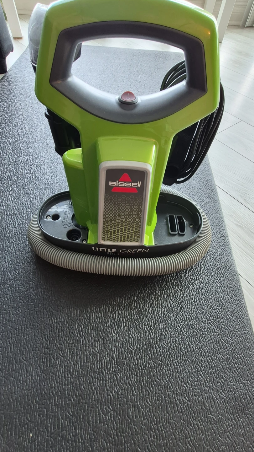 Portable carpet and upholstery cleaner. NEW. Heated