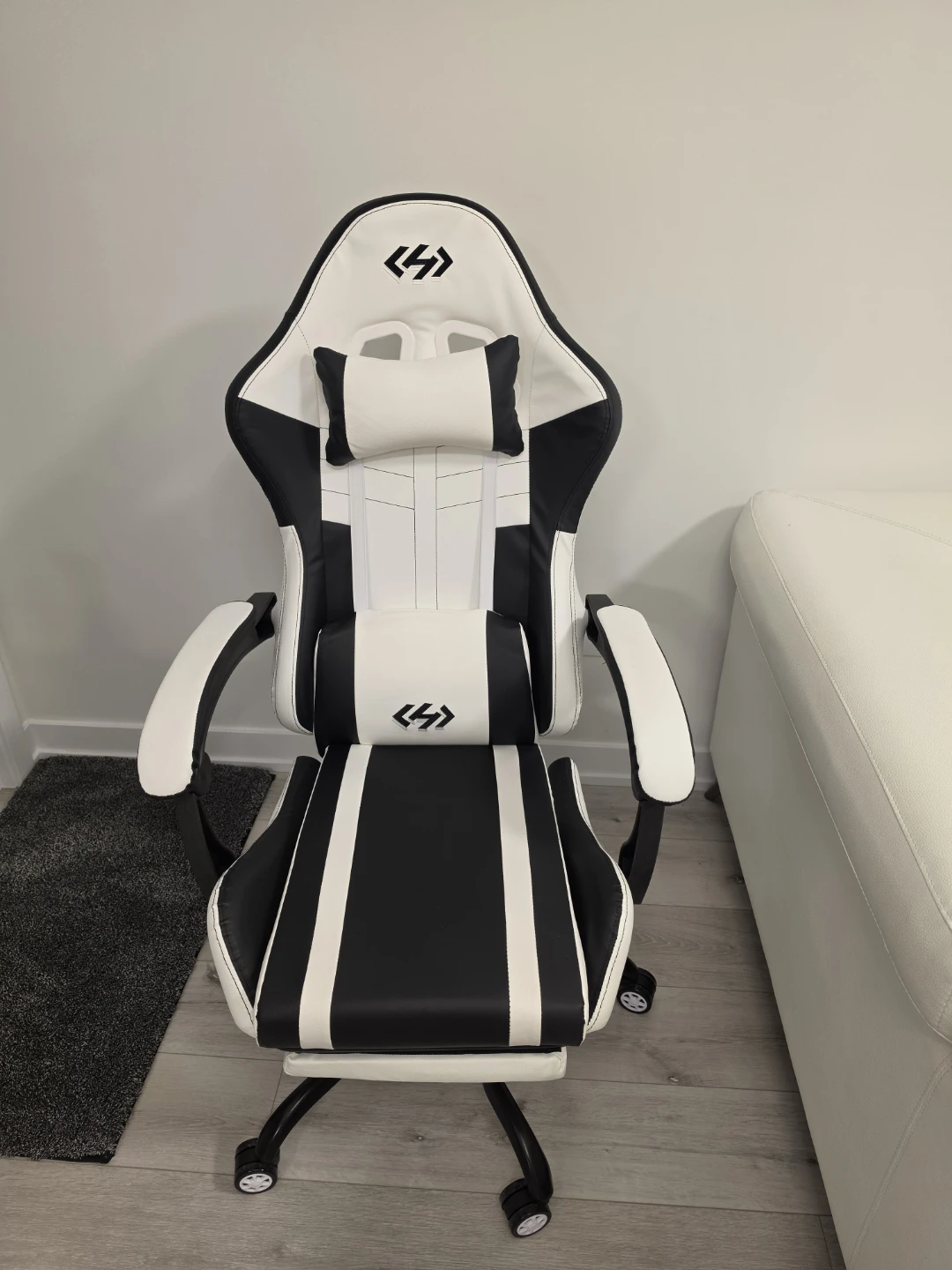 Ergonomic Gaming Chair with Massage-function