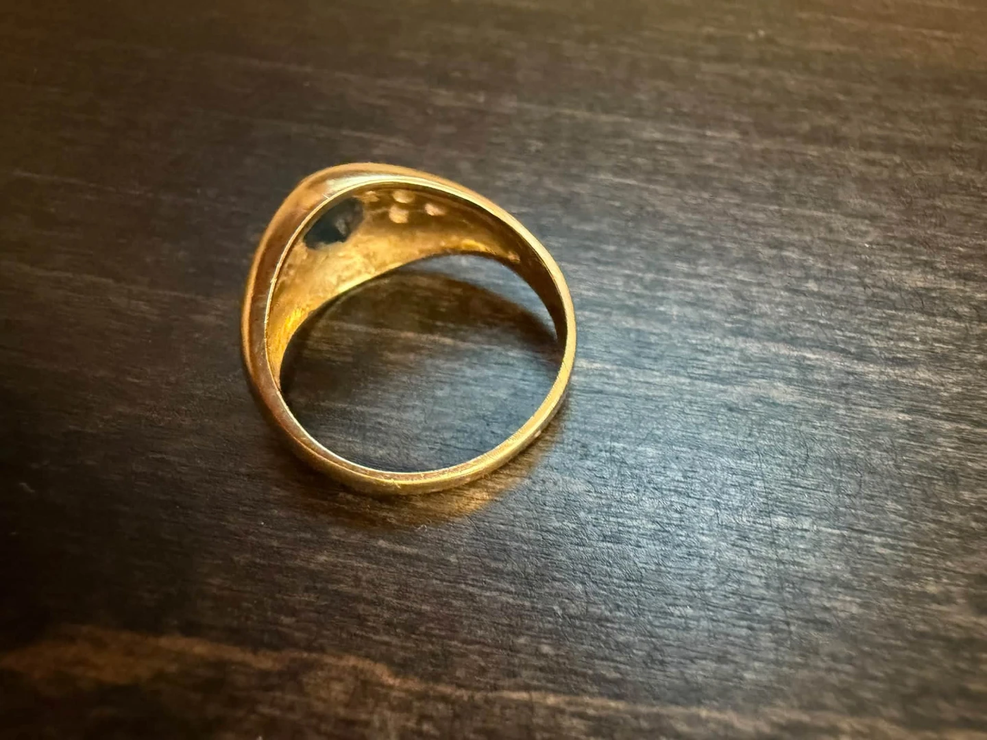 18k gold natural diamond & unknown center stone ring. - photo 3