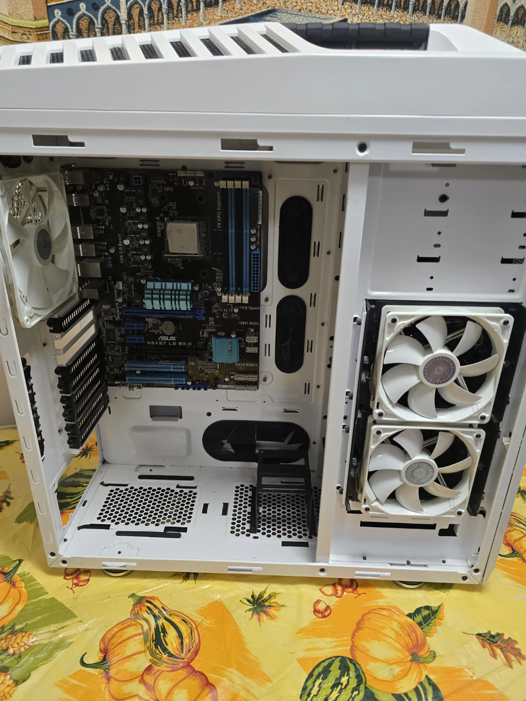 Cooler Master Storm Stryker + ASUS M5A99X + FX-6300 CPU