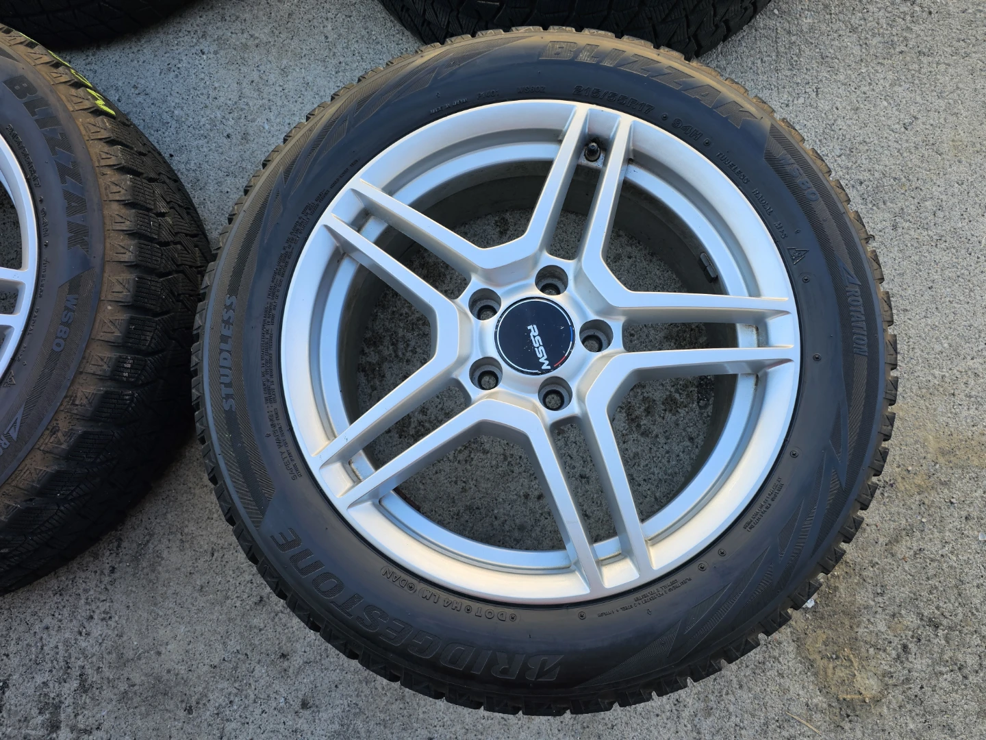 215/55 R17 WINTER TIRES ON RIMS  5×114.3 - photo 2