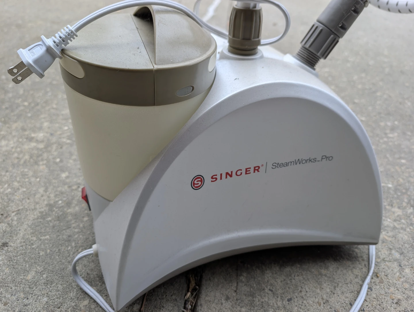Singer SteamWorks Pro garment steamer - photo 2