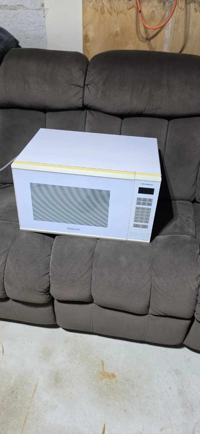 Panasonic NN-SG636W 1100W Microwave