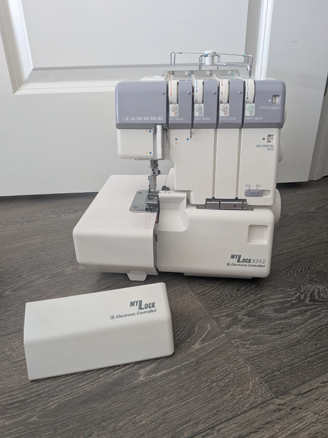 Janome MyLock 634D Serger - photo 5