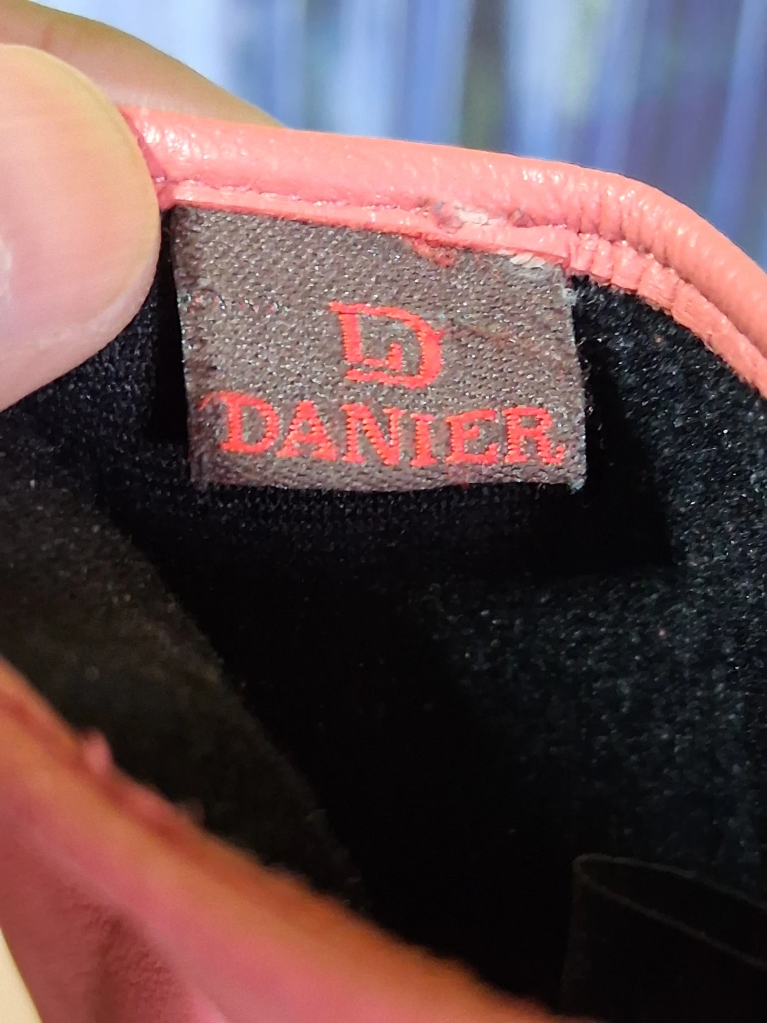 Danier rose coloured Leather Gloves - photo 2