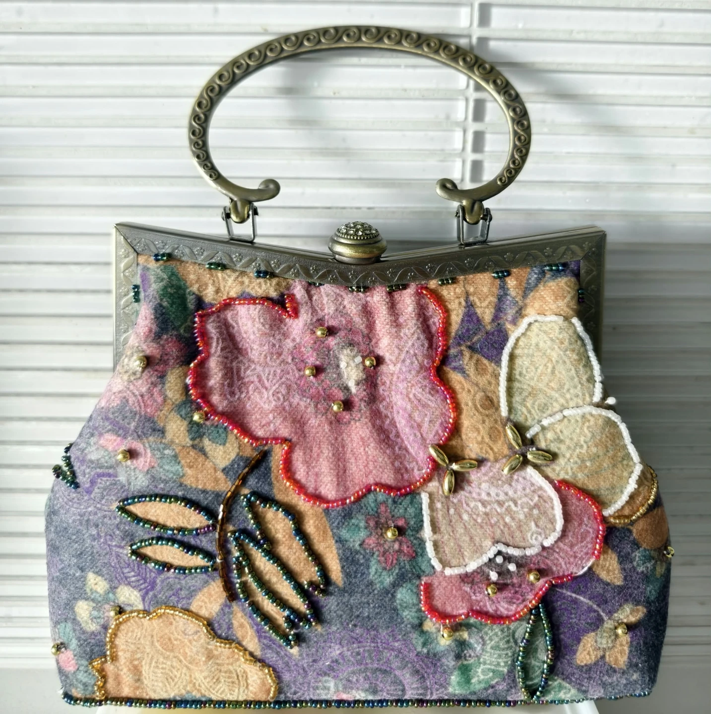 Vintage Floral Embroidered & Beaded Handbag – Ornate Metal Frame