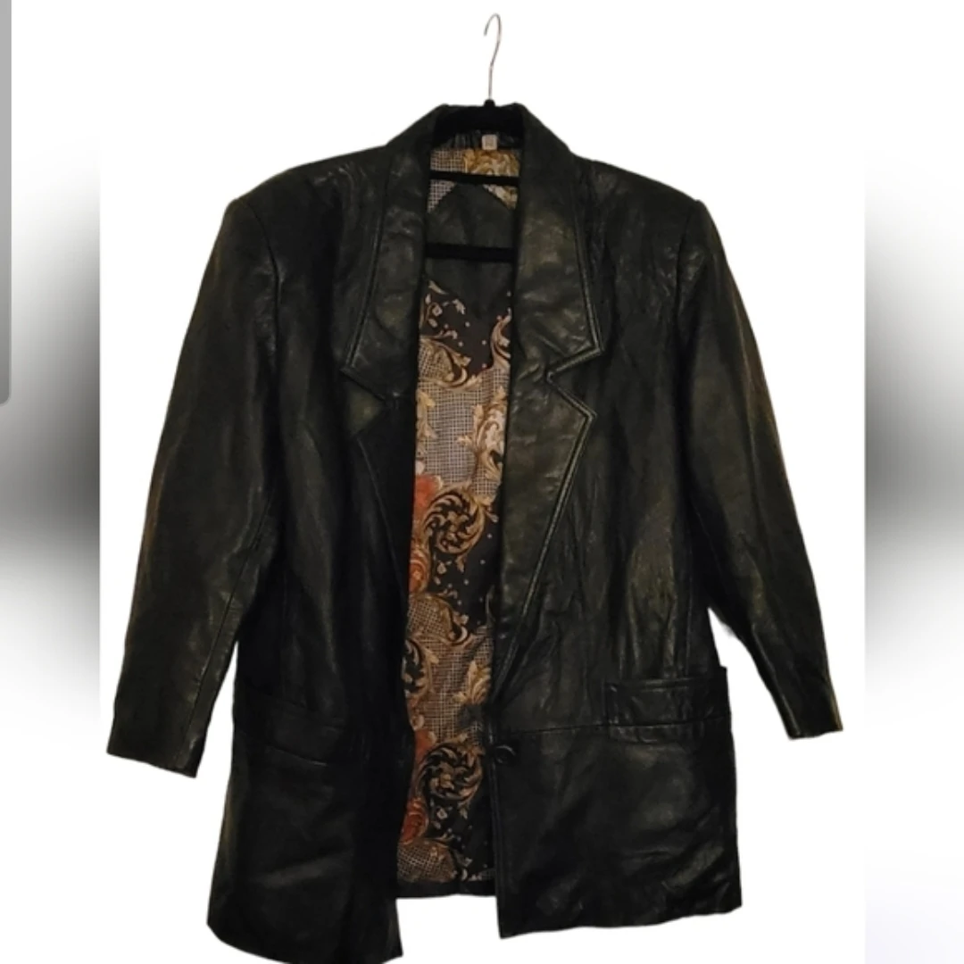 Vintage Leather Coat 🏈