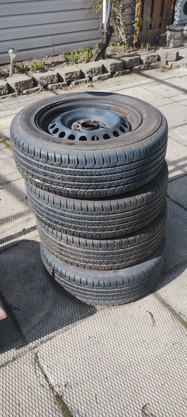 Set of 4 Goodyear All-Season Tires 195/65R15