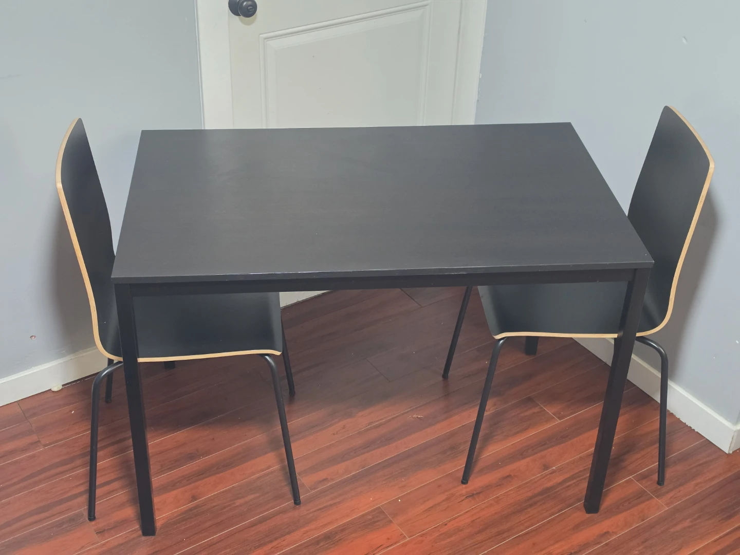 Table and Chairs - photo 3