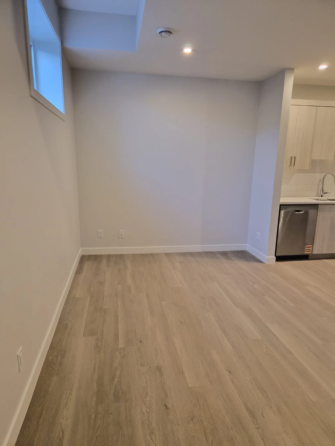 Basement Suite for Rent - photo 2