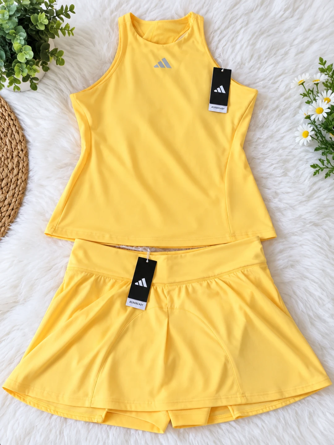New Adidas Women's Sport Set Size XL 🏈