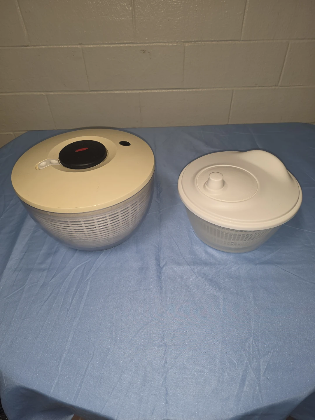 OXO Good Grips 2-Piece Salad Spinner Set