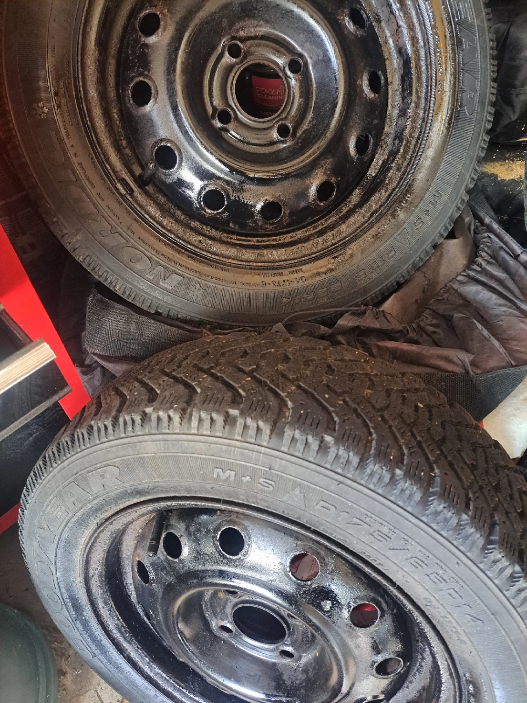 4 winter tyre on Rim 175/65R14 - photo 2