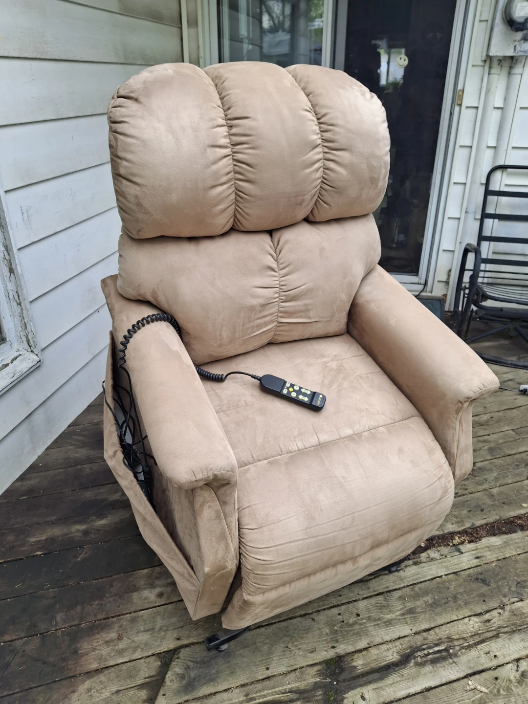 POWERLIFT RECLINER CHAIR
