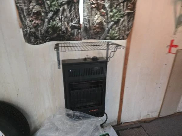 6x8 Mobile Ice Fishing Hut - Trailer with Lowering jacks - photo 3