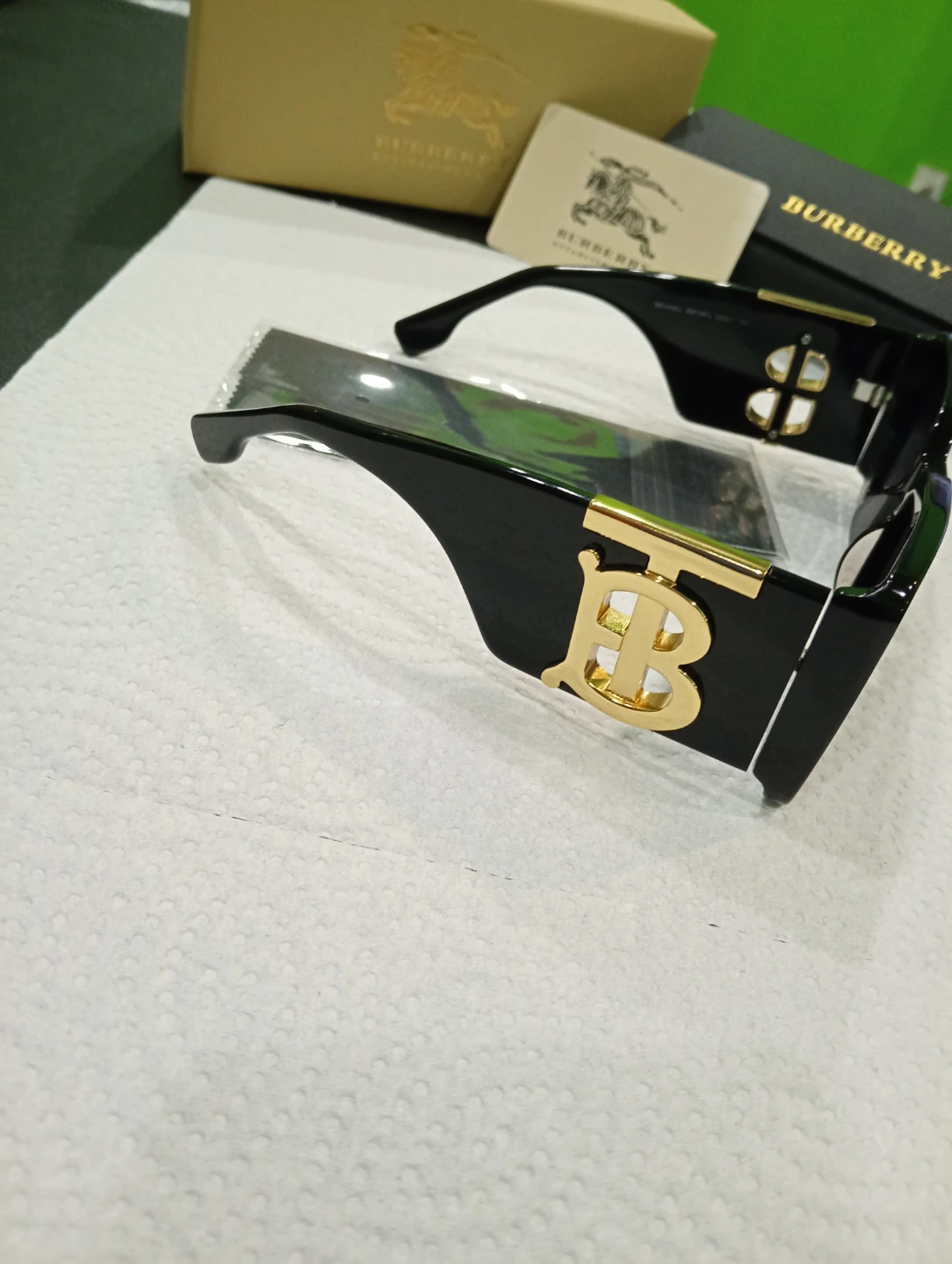 Burberry Black Sunglasses women's - photo 3