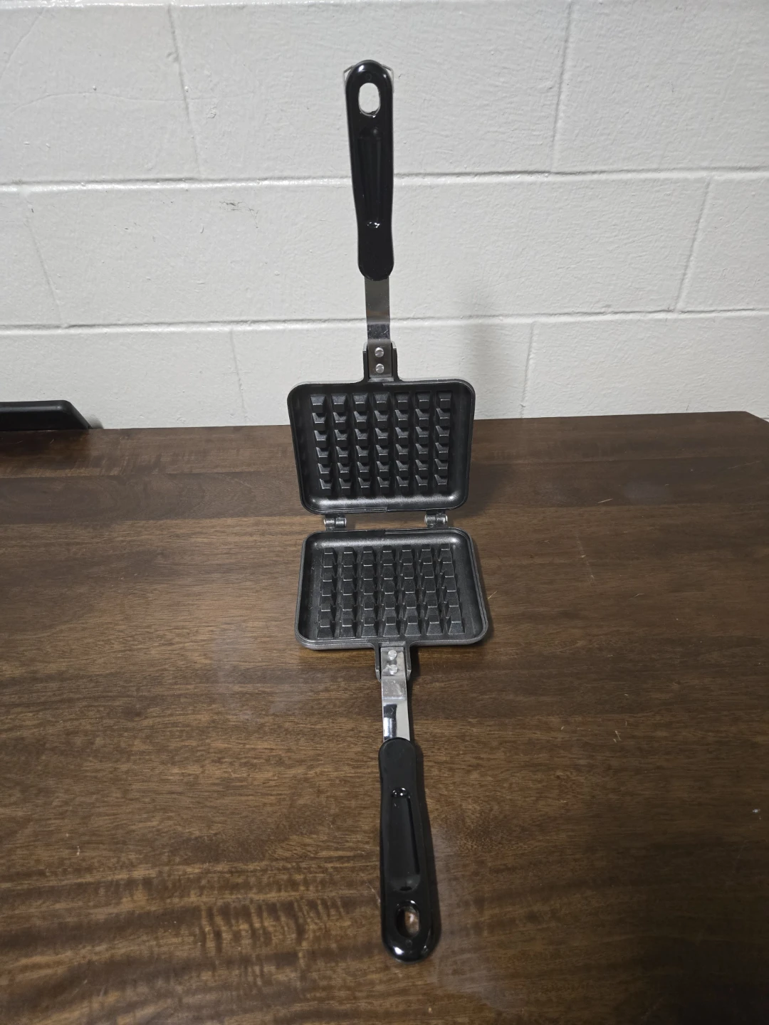 Dio Bacco Stovetop Waffle Maker - photo 2