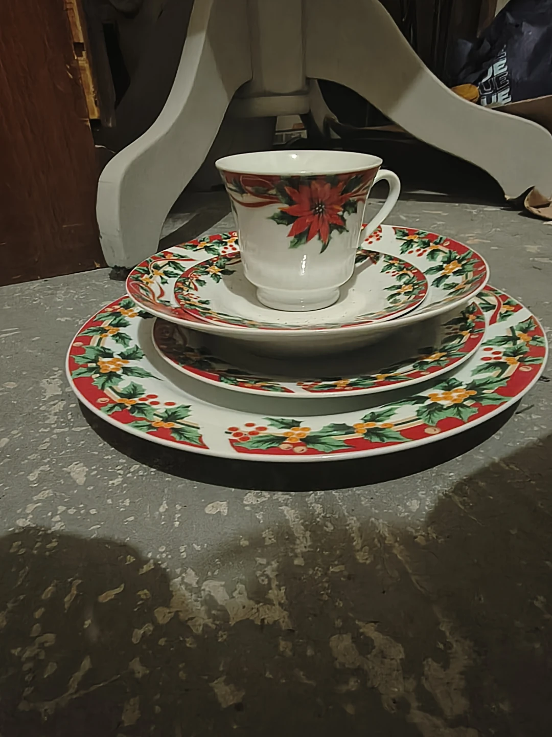 20 PC's Christmas Poinsettia Tea Cup and Saucer Set