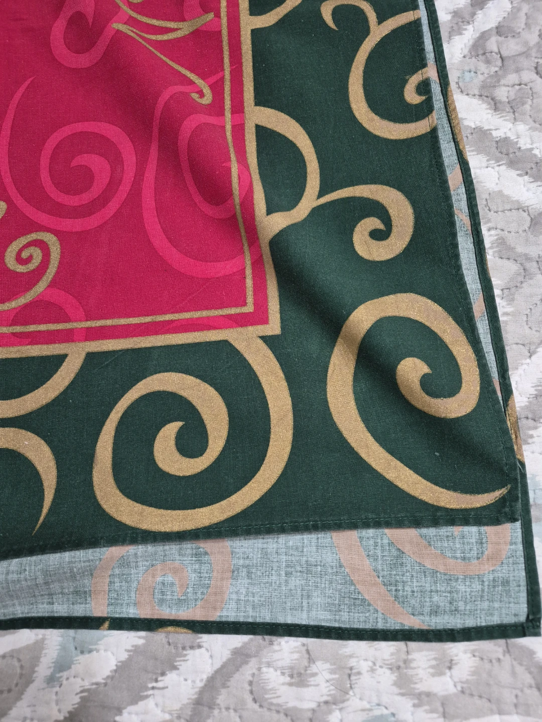 Beautiful 100% Cotton Christmas Holiday  68" x 52" Tablecloth - photo 3