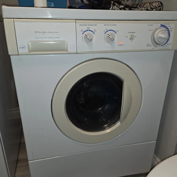 Frigidaire Washer and Dryer Set