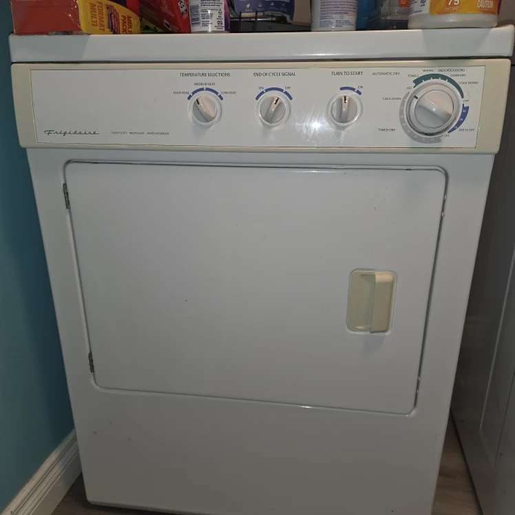Frigidaire Washer and Dryer Set - photo 2