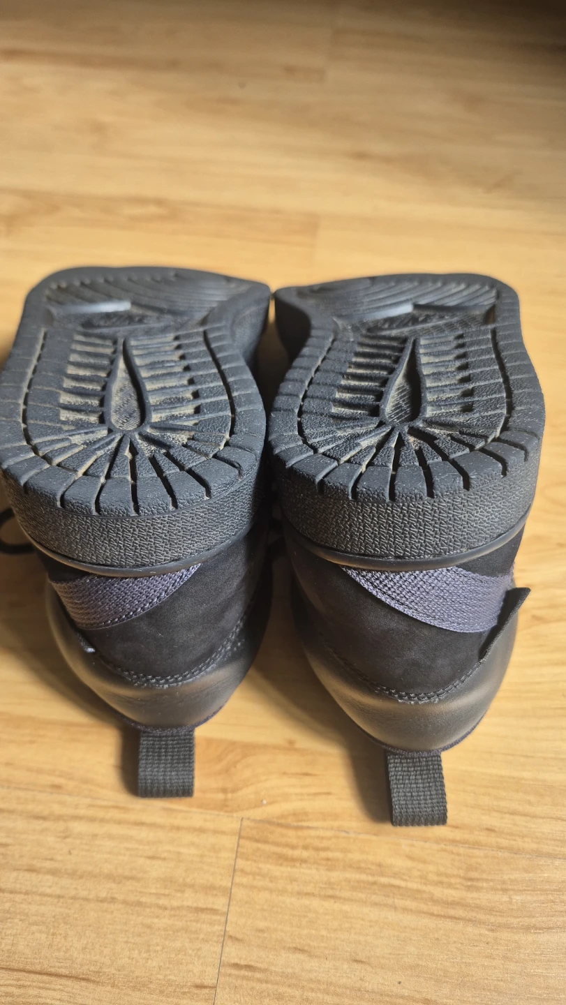 Jordan  Black Sneakers Size 6.5Y - photo 4