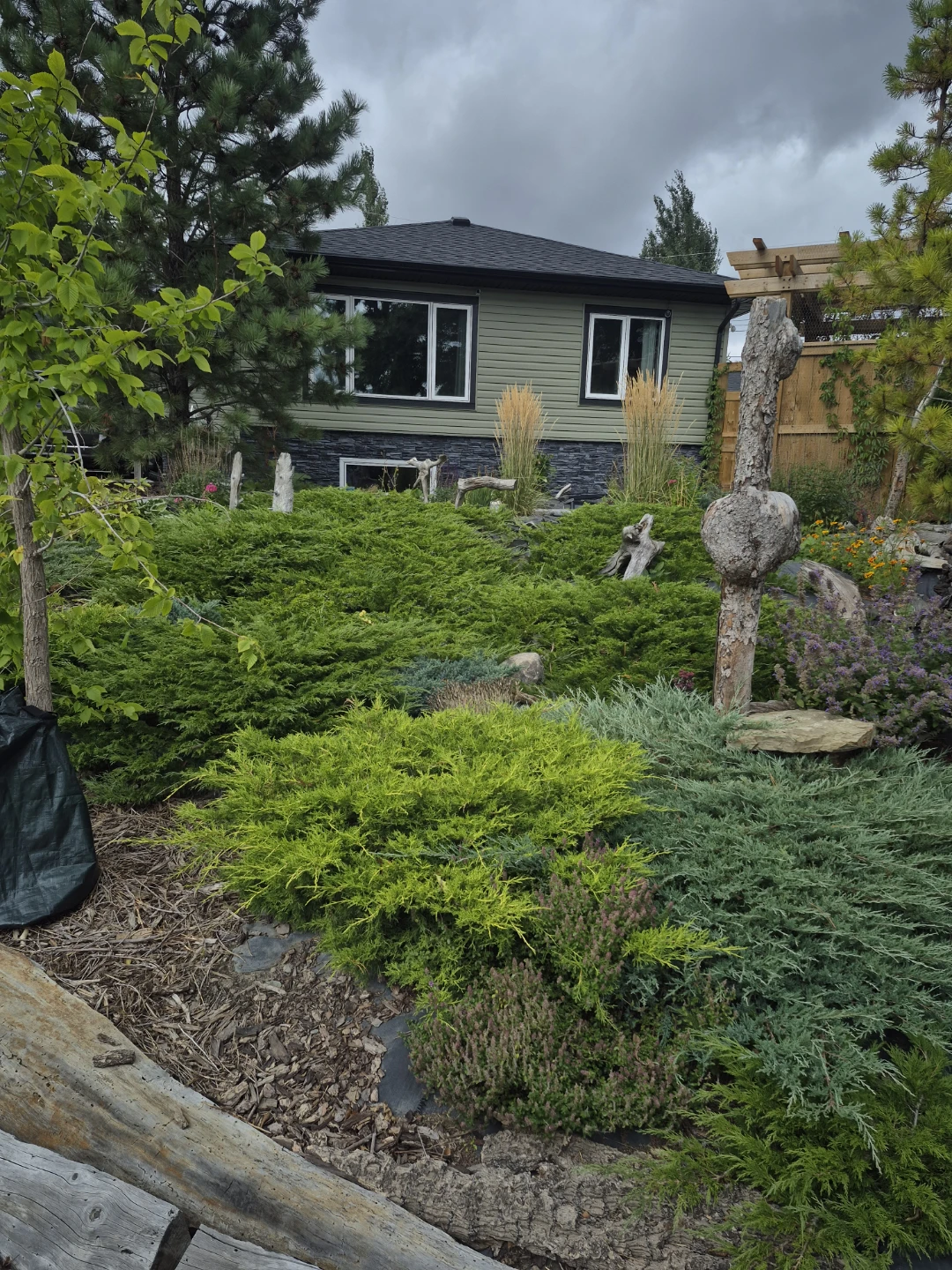 Thorncliffe 4 bedroom house rental