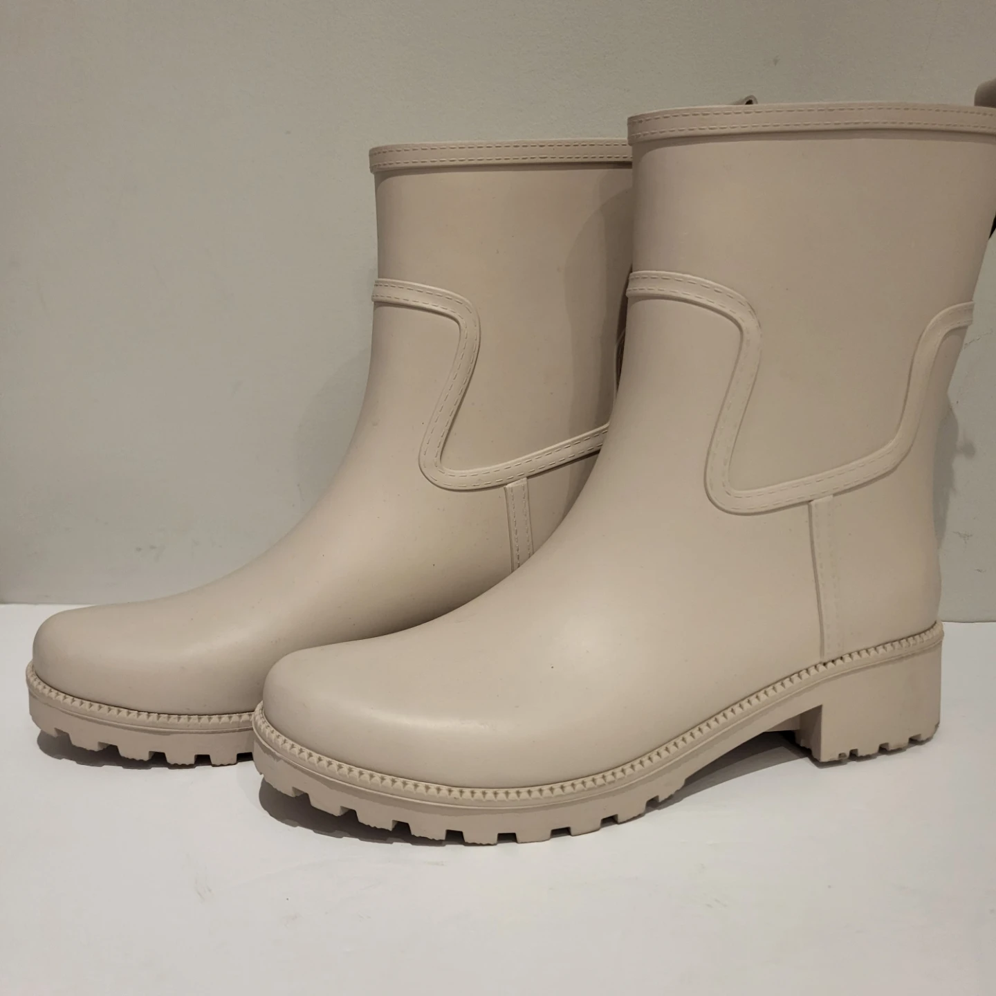 Time and Tru Womens Rain Boots