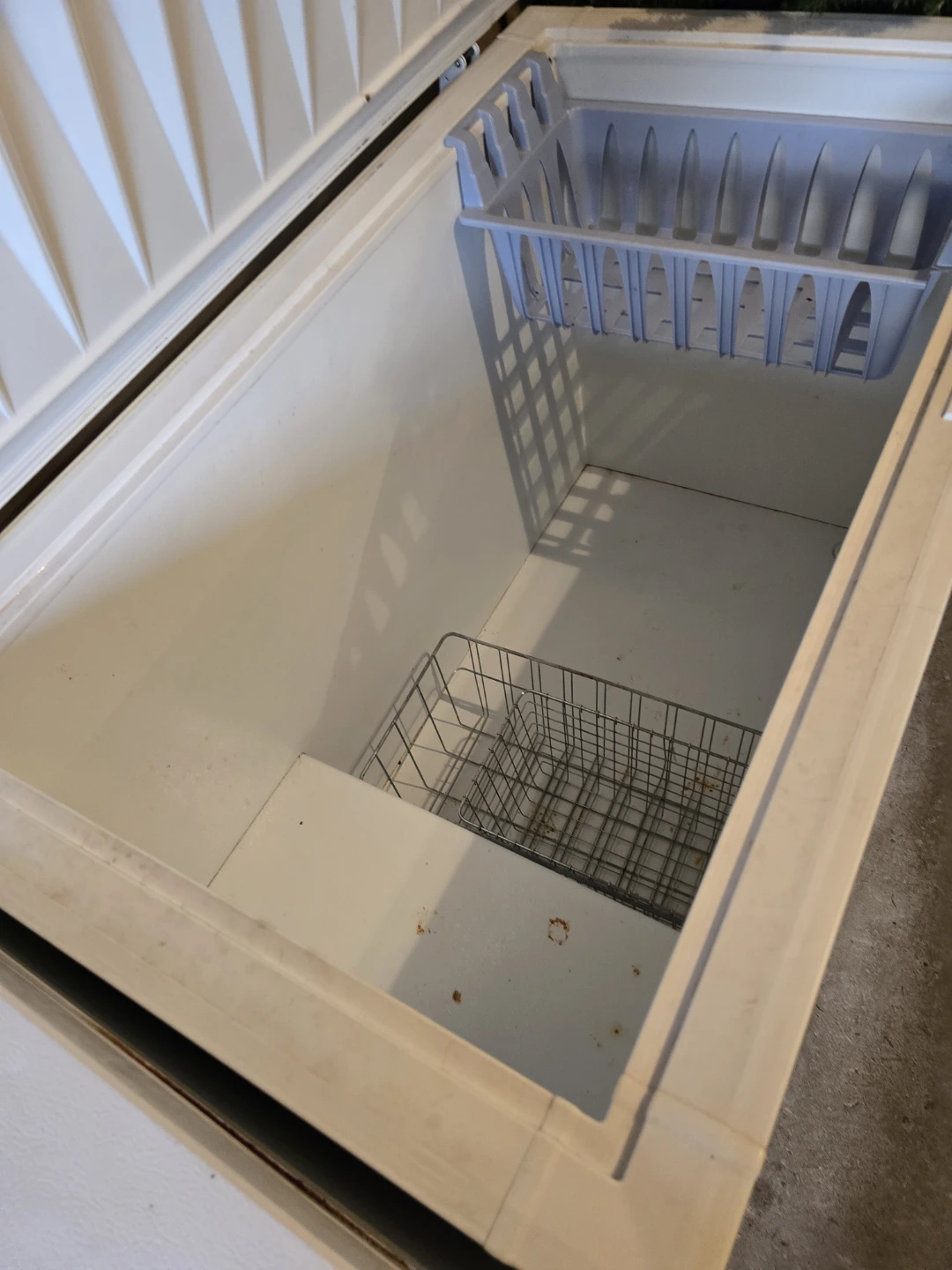 White Chest Freezer - photo 3